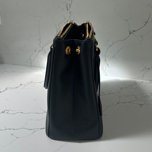 Large Galleria Saffiano Leather Top Handle Bag - Picture 6 of 10